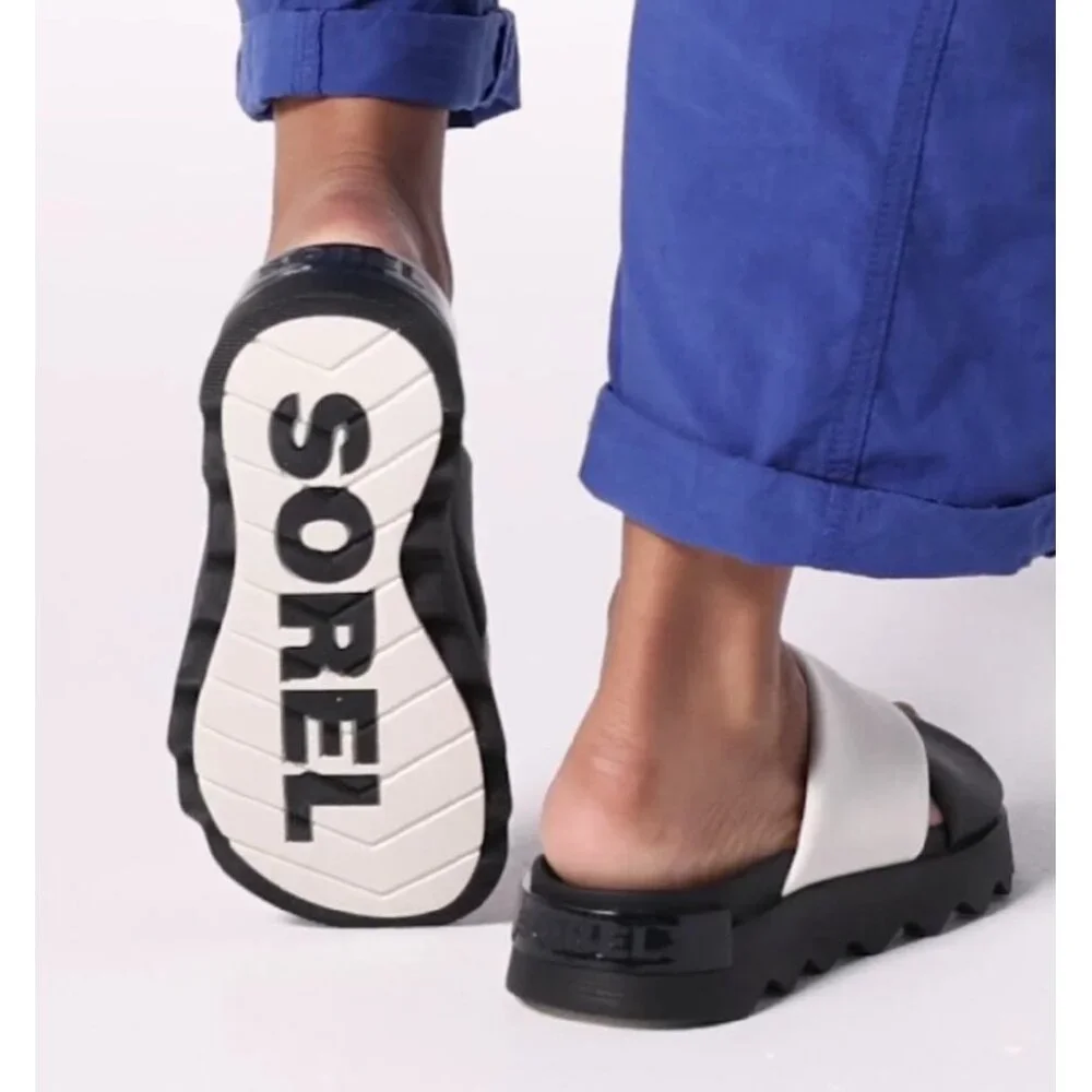 Sorel VIIBE Crisscross‎ Slide Sandal in Black & White Size 6.5